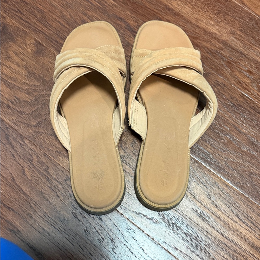 Reef Women's Tan Mules